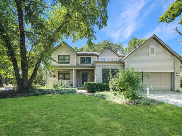 688 Wood Creek Dr, Antioch, IL 60002