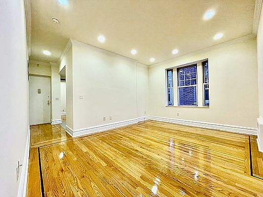 3rd image of 61 W 10th St APT 2E