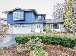 9S680 Brookbank Rd, Willowbrook, IL 60527