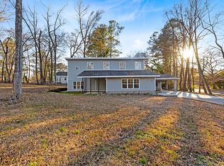 111 Greenbriar Dr, Greenville, NC 27834