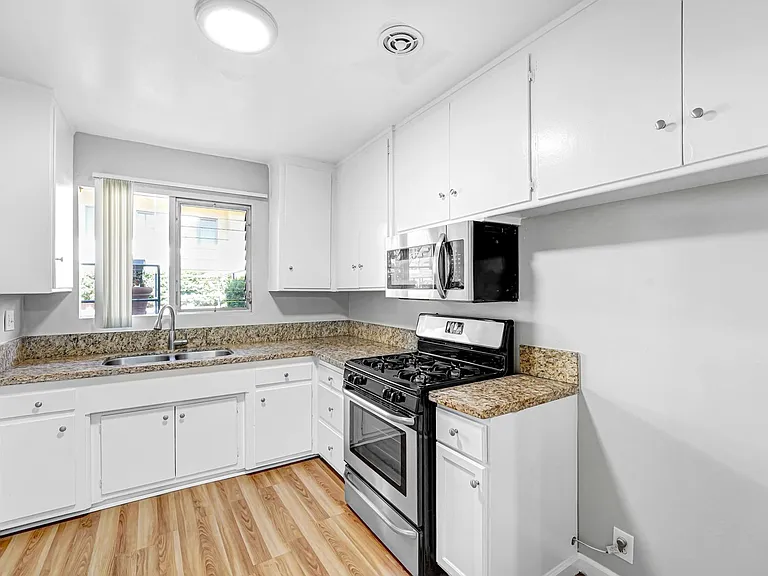 1 Bedroom 1 Bathroom- South Pasadena — Photo 4