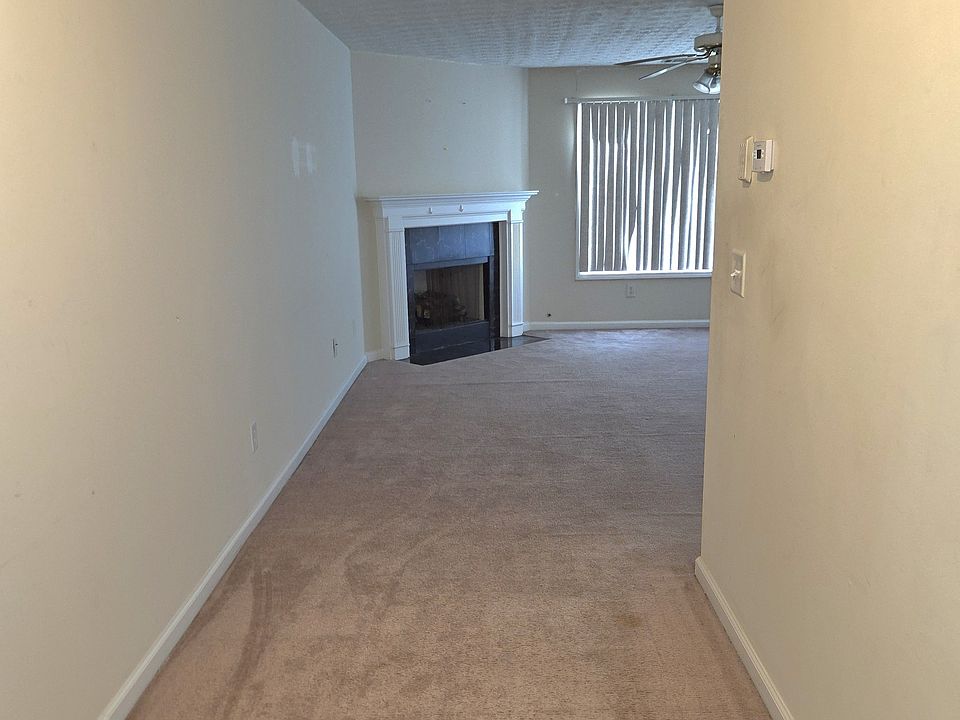 2nd image of 557 Shadow Valley Ct
