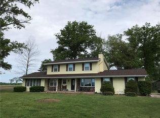 1215 Ash Ave, Neoga, IL 62447