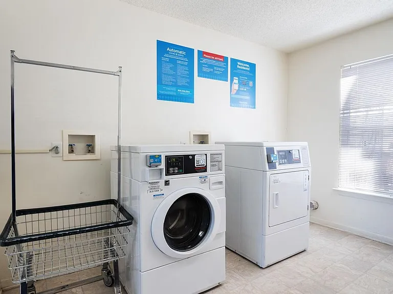 Ridgewood Place Senior Apartment — Photo 9