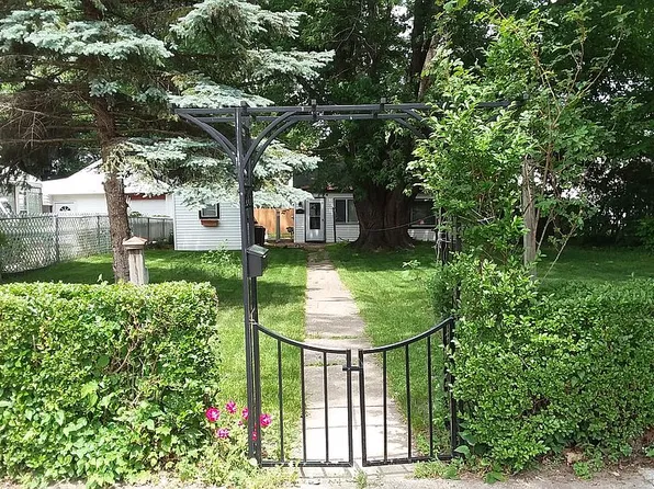 49 Eastman St, Mount Clemens, MI 48043