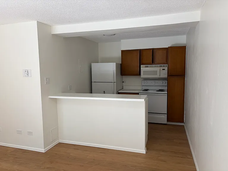 2160 S Vaughn Way #103C — Photo 10