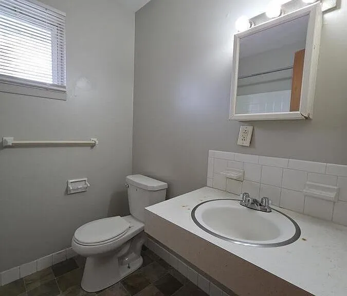 3316 S Oxford Ave #C — Photo 8