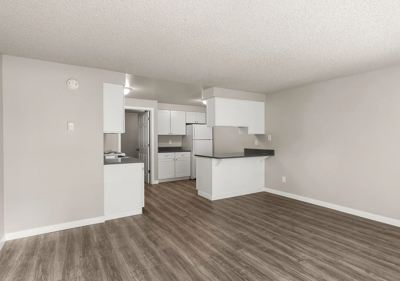 The Rim Crest Apartments — Photo 2
