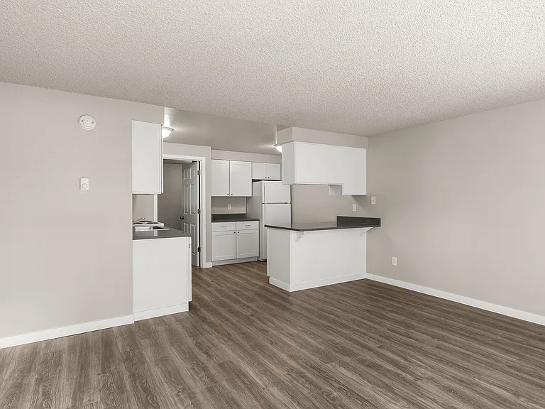 The Rim Crest Apartments — Photo 2