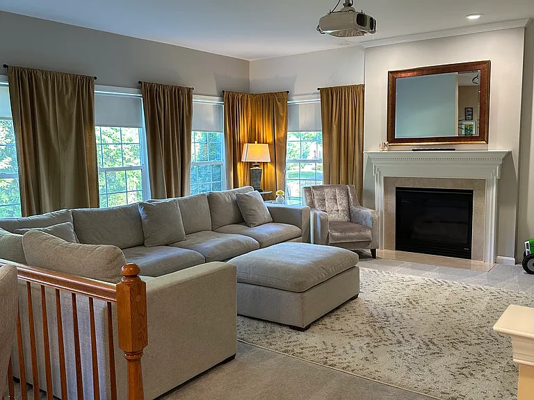 213 Stacey Ct — Photo 4