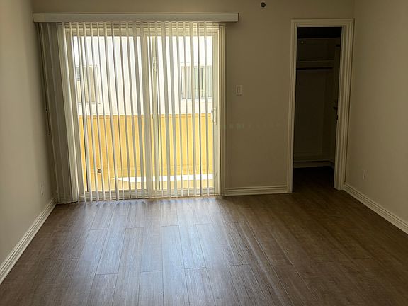 4th image of 1023 Ocean Park Blvd #10