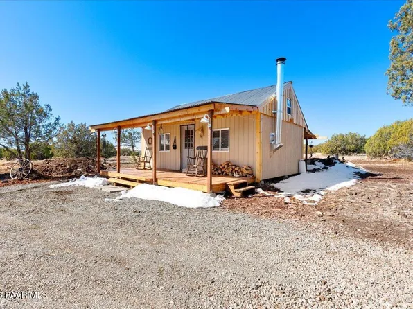 12C W Dozer Ave, Ash Fork, AZ 86320