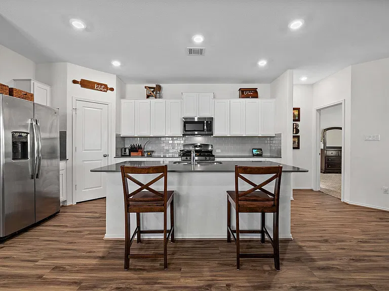 1232 Matt Ln — Photo 10