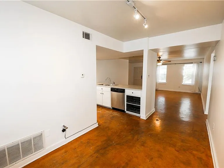 1305 Lorrain St #D — Photo 7