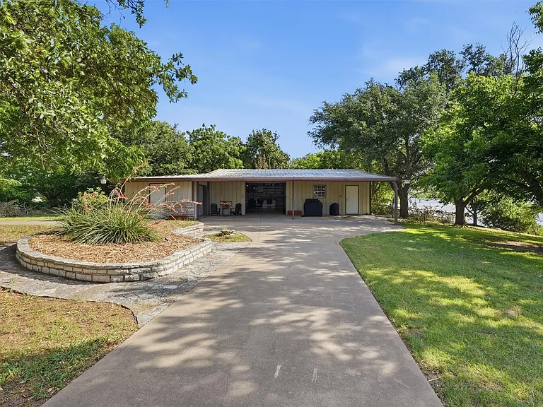 3218 Sunrise Ct — Photo 33