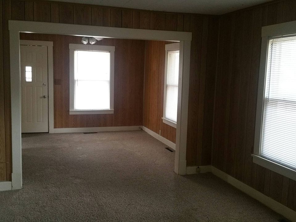 2nd image of 807 W Crawford Ave