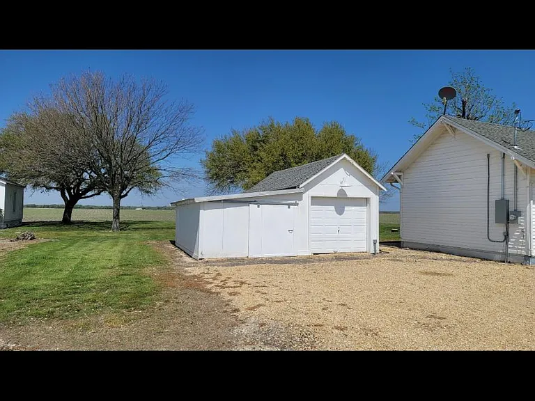 2451 N State Highway 95 — Photo 9