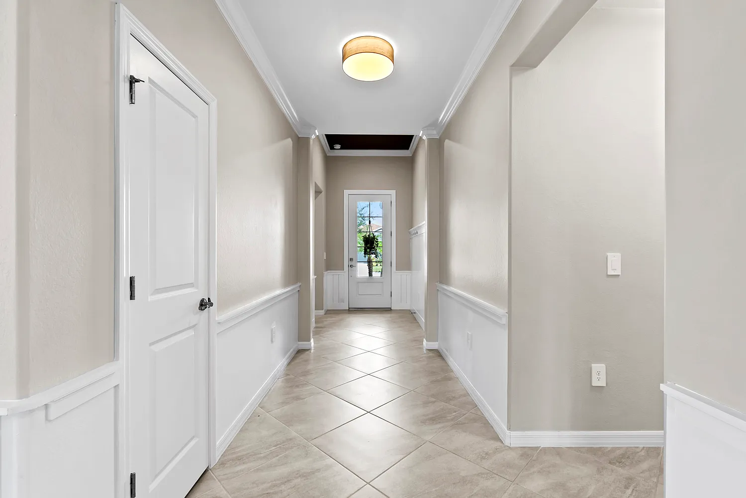 4 bed, 2032 sqft, $2,695 — Photo 3