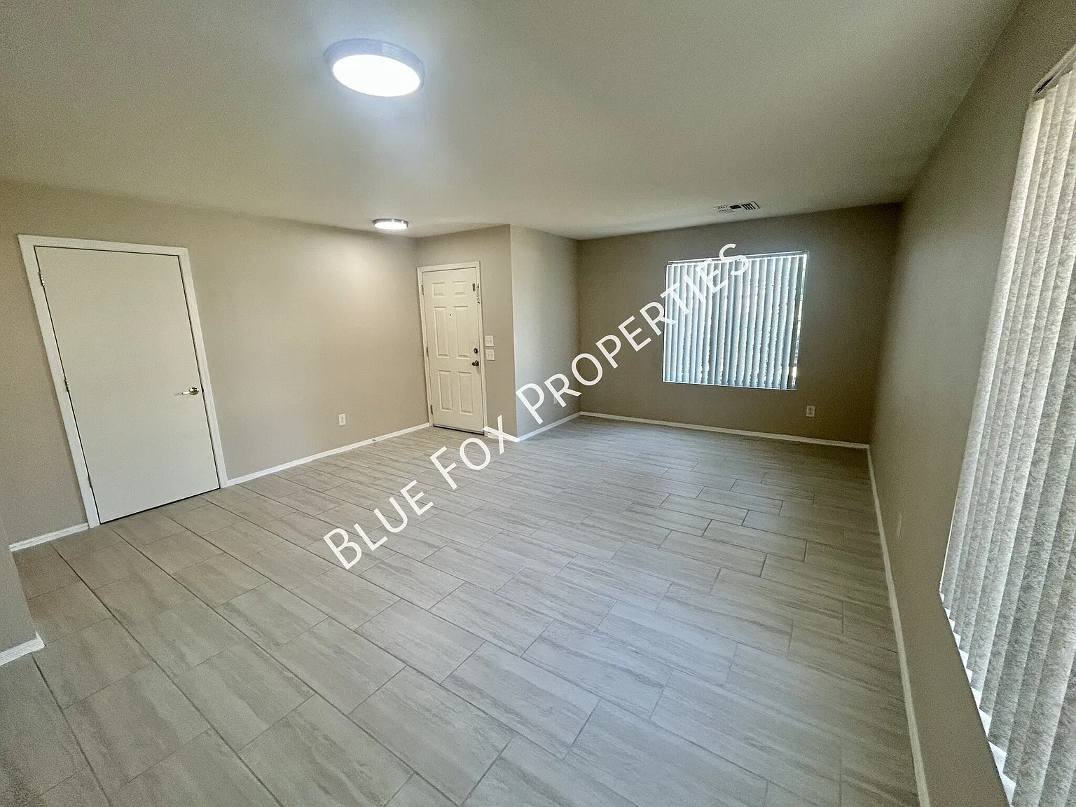 5864 E Tercel Dr — Photo 2