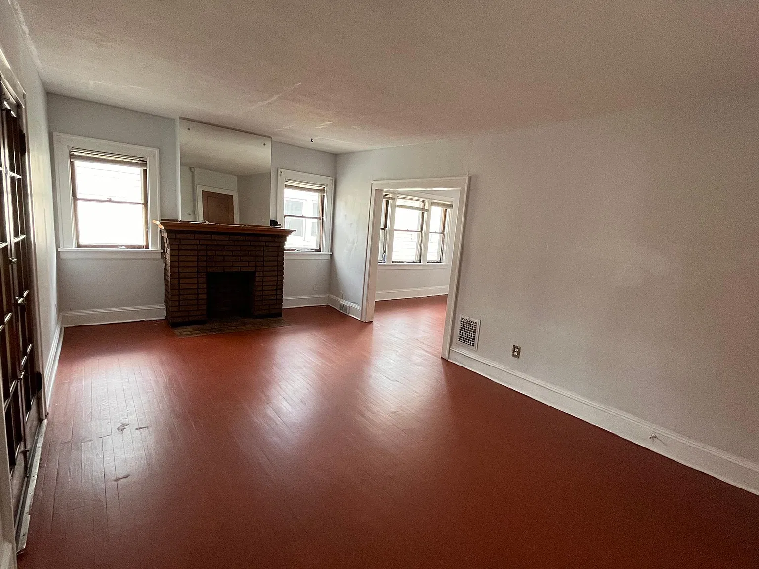 3 bed, 1300 sqft, $1,500 — Photo 4