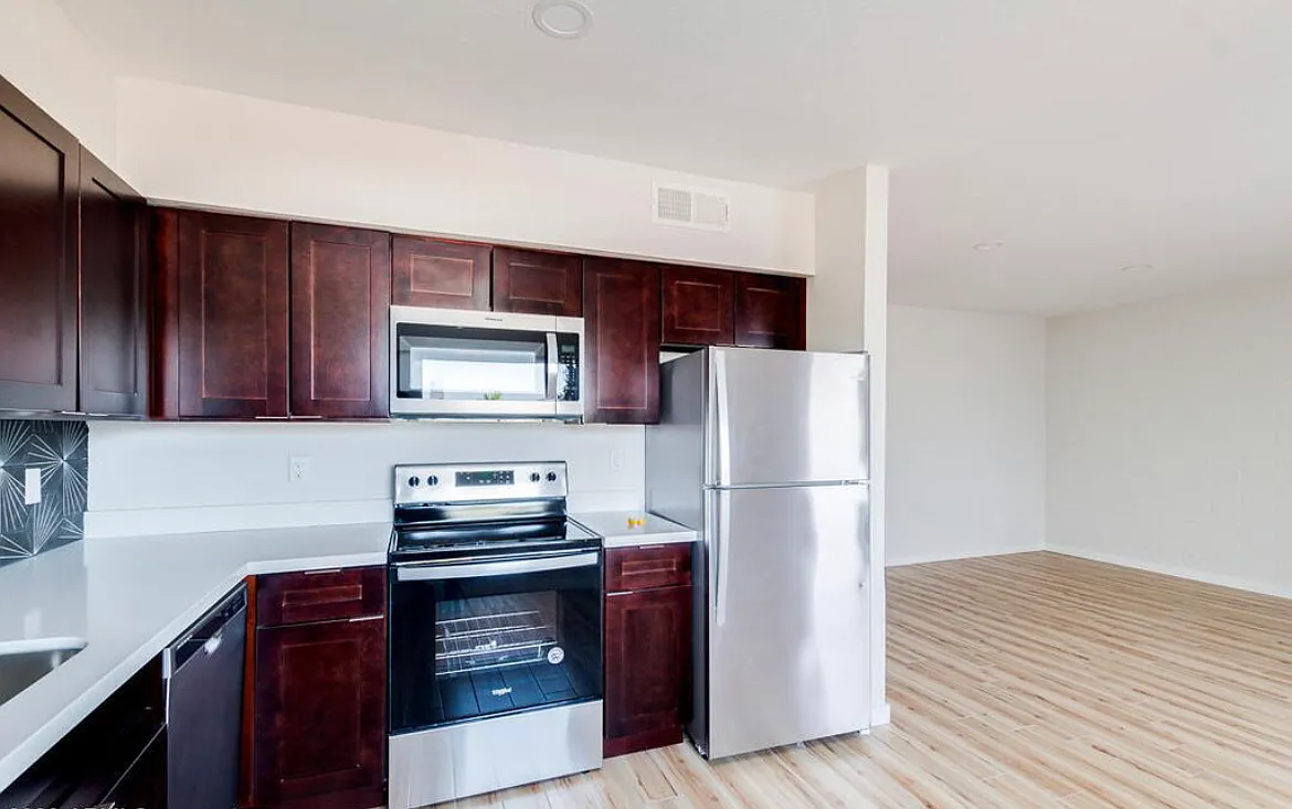 2 bed, 990 sqft, $1,450 — Photo 3