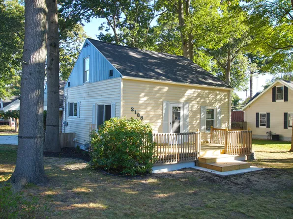 2188 W Norton Ave, Norton Shores, MI 49441