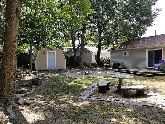 3rd image of 2248 Corbett Ave