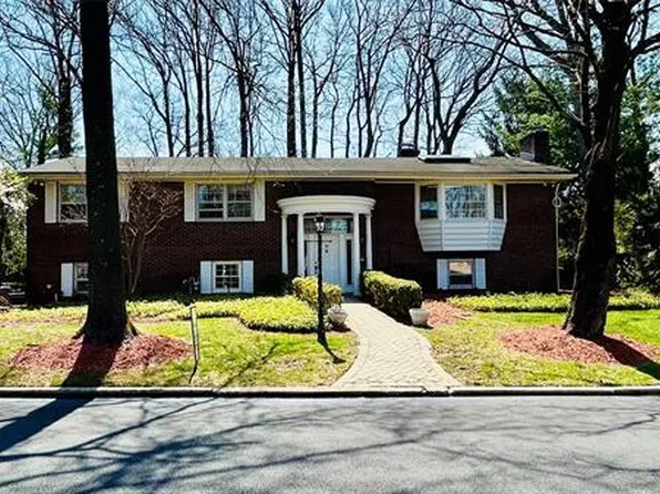 30 Reiner Pl, Englewood Cliffs, NJ 07632