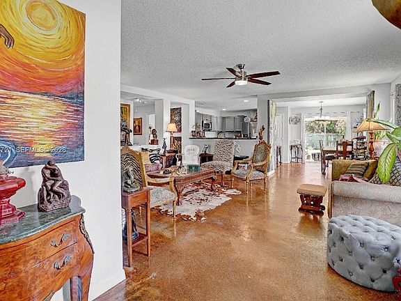 3rd image of 2826 SE Melaleuca Blvd