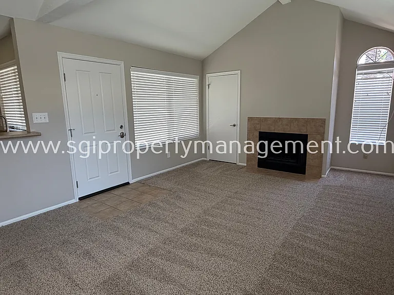 10115 E Mountain View Rd #2111 — Photo 2