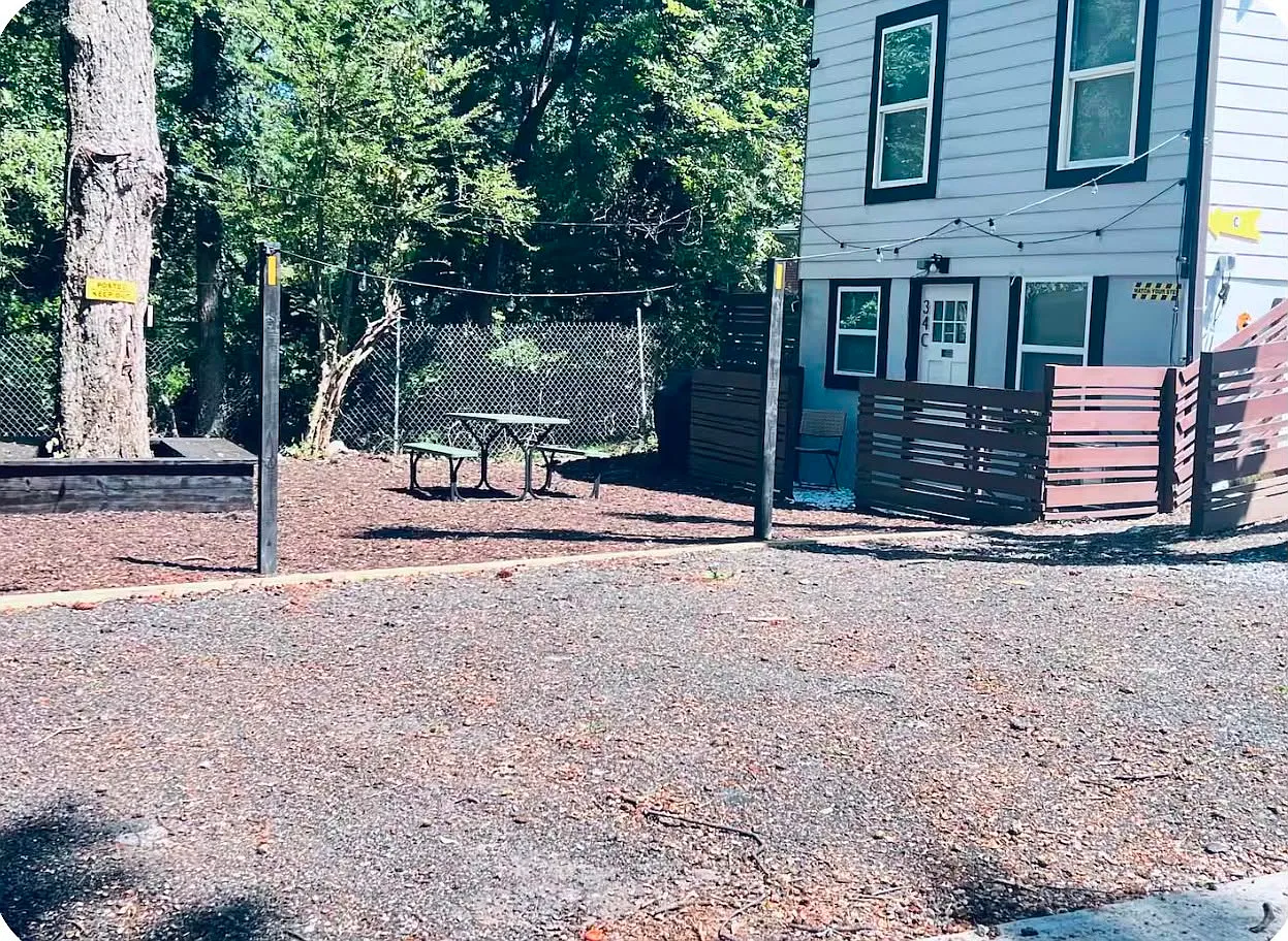 2 bed, 900 sqft, $2,000 — Photo 1