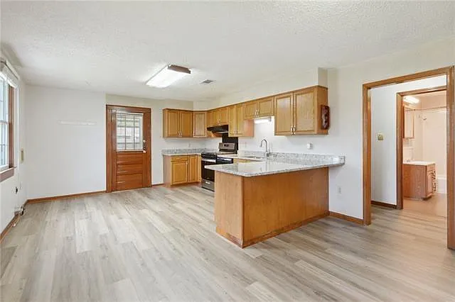 1001 Farrington Dr — Photo 4