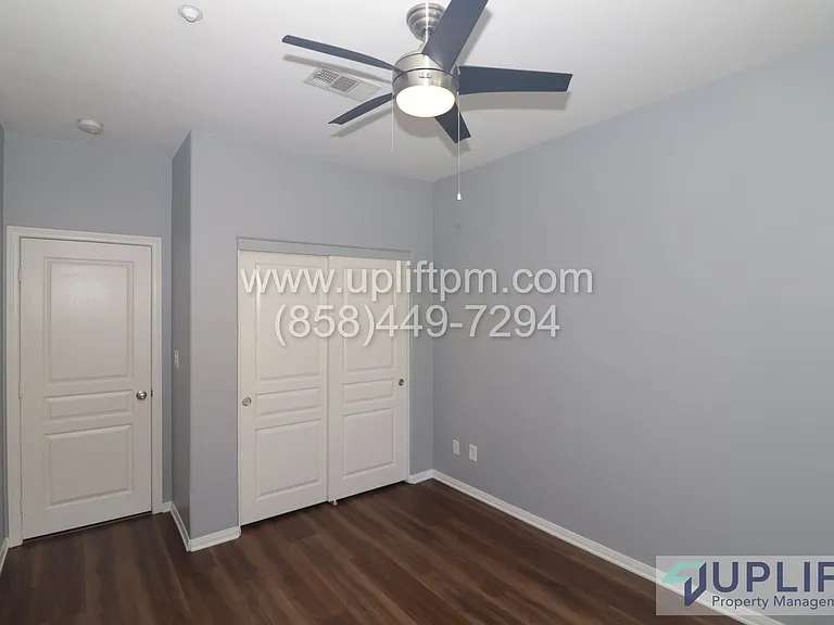 4300 Newton Ave #65 — Photo 20