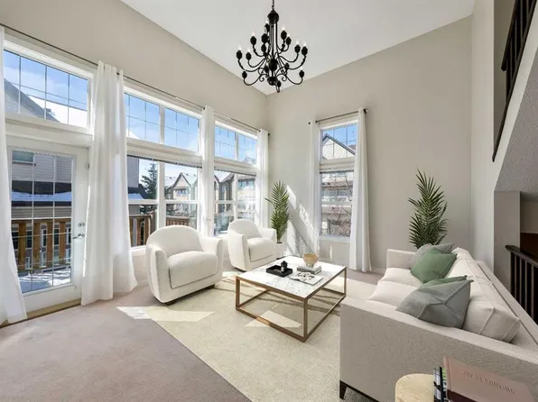 28 E Heritage Dr #97, Cochrane, AB T4C 0K1