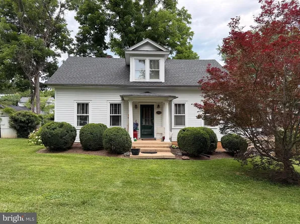 183 Fairmont Ave, Shepherdstown, WV 25443