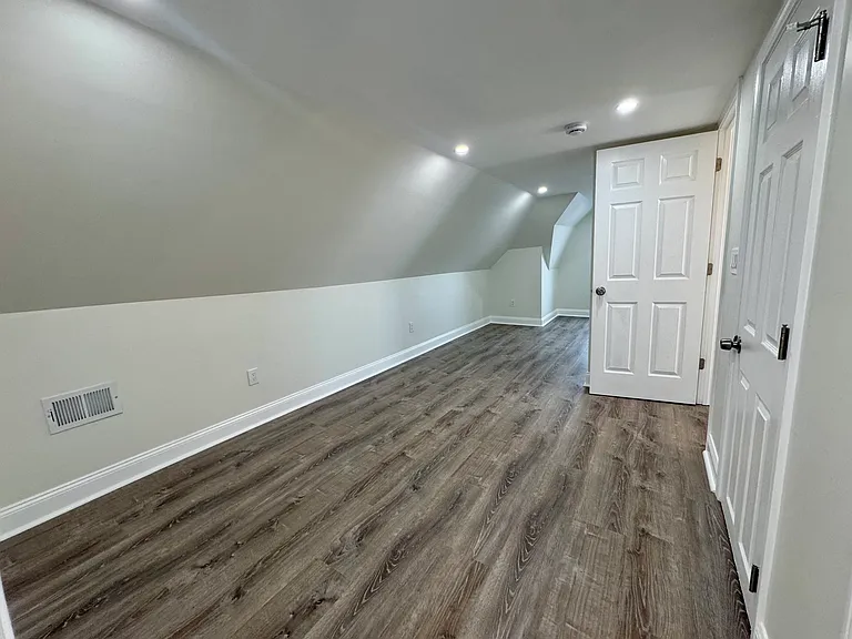 2413 Woodstock Ave #2 — Photo 6