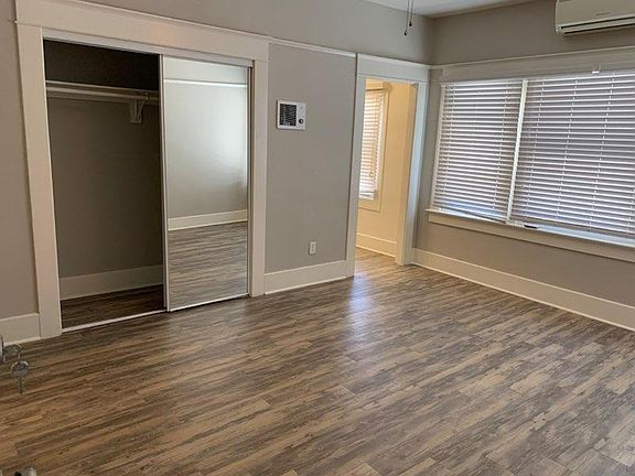 2nd image of 2027 Front St APT 14