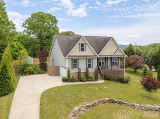 132 Beck Creek Cir, Flat Rock, NC 28731