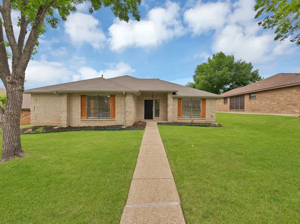 925 Creekview Dr, Mesquite, TX 75181