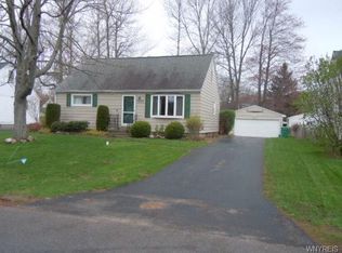 5798 Diana Ln, Lake View, NY 14085