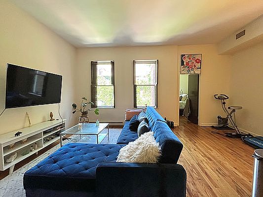 1st image of 45 W 94th St #2R
