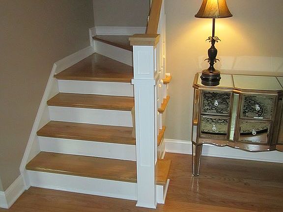 4th image of 33 Beauvoir Ct