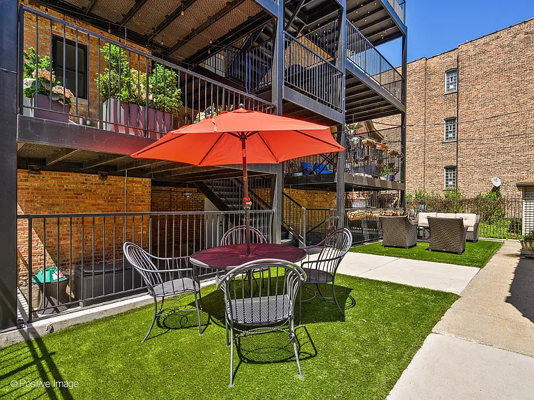 833 N Hoyne Ave #2S — Photo 17