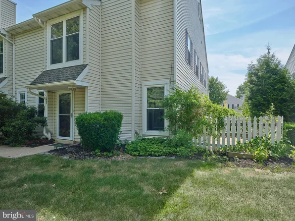 153 Shire Dr #15C, New Hope, PA 18938