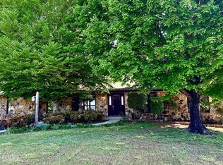 700 Foster Dr, Lenoir City, TN 37772