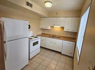 1851 Todd Rd #E4, Manhattan, KS 66502