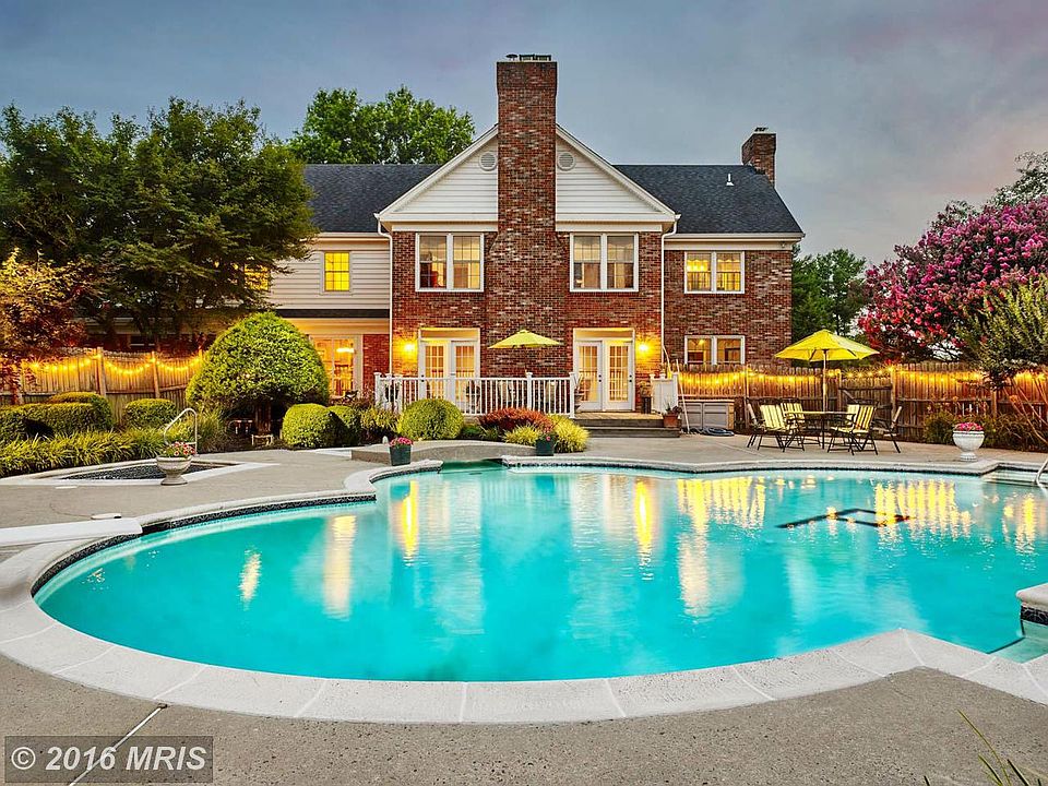 2nd image of 109 Esworthy Pl