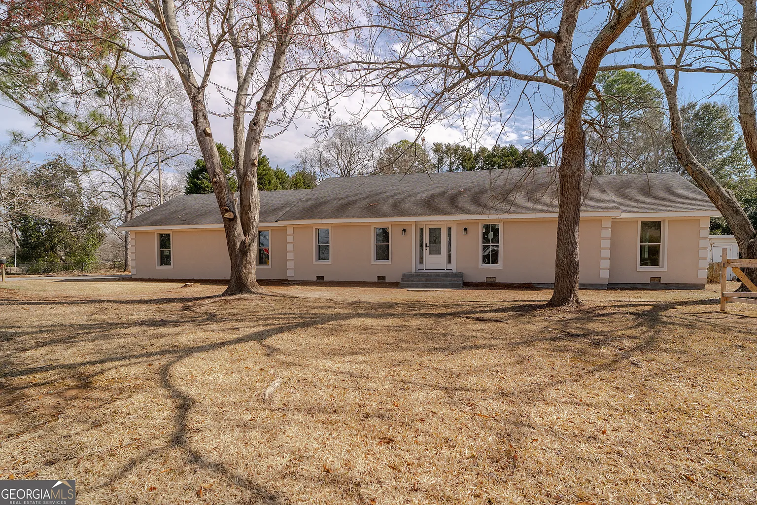 618 Westview Dr photo 1