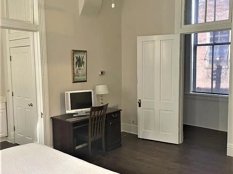 105 N Pearl St #B — Photo 24