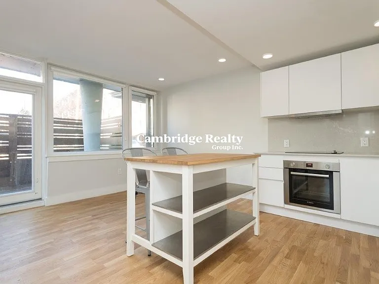 334 Harvard St #T1 — Photo 3
